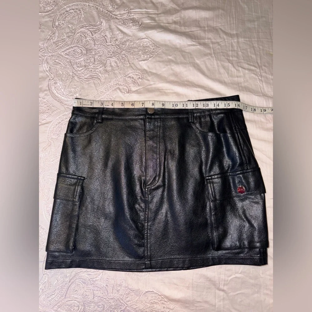 Fashion Nova Always On The Cargo Faux Leather Mini Skirt Black Size L